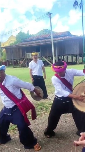 Metallic Rhythms: The Masterful Cymbal Skills of an Ethnic Performer