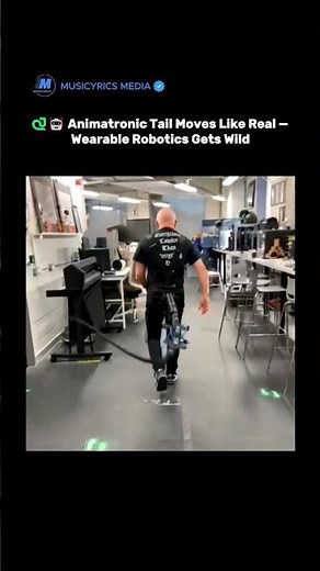 🐍🤖 Animatronic Tail Moves Like Real — Wearable Robotics Gets Wild