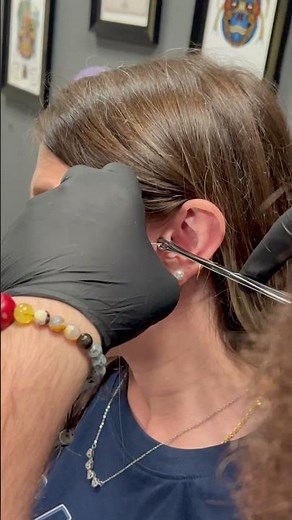 Tragus Piercing stechen 💎 Ear Piercing Tutorial #TragusPiercing #Ohrpiercing #piercing