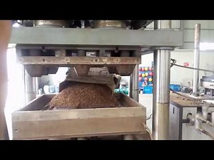How does pallet making machine work?
