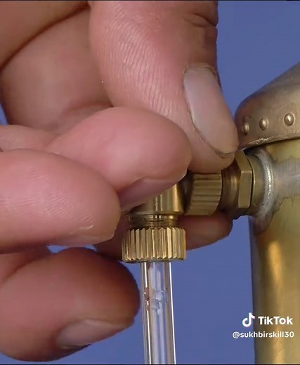 Understanding Water Level and Pressure Gauges in Engine DIY