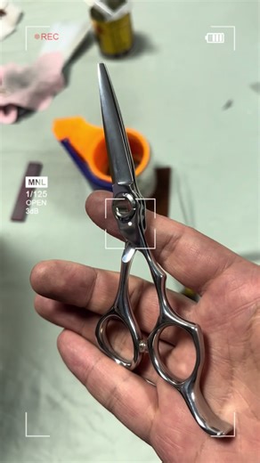 Does anyone like this kind of screw scissors?#hairscissors #barberscissors #hairshears
