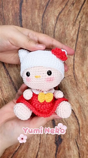 I Made the CUTEST Yumi Neko Cat Ever 🐱 (Easy Crochet!)