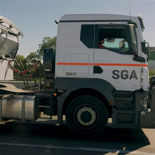 MAN’s Turbo exhaust valve brake (EVBec) produces up to 840 hp of engine braking when paired with the D38 engine, delivering strong performance, reducing wear on service brakes, and improving safety by limiting overheating and brake fade. Turbo EVBec is an efficient and reliable way to maximise control and confidence on the road. Learn more about MAN safety systems by visiting: https://bit.ly/3MlivQD #MANtrucksANZ #TruckingRedefined #HeavyVehicles #Trucks #Trucking #TruckingIndustry #TruckDriver 