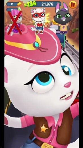 Talking Tom Gold Run: Super Angela vs Pirate Ginger! 🐱‍🏍💰 #tomgoldrun #shorts
