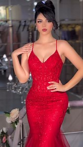 54K views · 4.2K reactions | Une occasion approche et vous ne savez toujours pas quoi mettre ? Optez pour une robe qui vous donnera une silhouette de sirène 隆‍♀️ #robe #mariage #dress #wholesale #soirée | Fée-Mina Vente de Robes de soirée Dz | Facebook