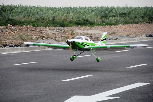 Columbia 400 - 150" (3.81m) - Pilot-RC