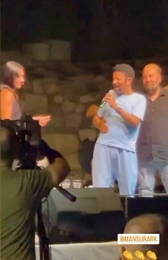 Mansur Ark on Instagram: "Güzel Seferihisarın muhteşem halkı,muhteşem seyircisi..bu güzel organizasyon için Belediye başkanımız @ismailyetiskin_ @shisarbel @onderacikbas @teosormanci @djhakankufundur @kazimcagdas ve emeği geçen herkese çok teşekkür ederim ..."