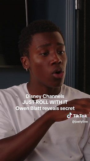 who remembers Just Roll With It #puckerupwithjoelylive #justrollwithit #owenblatt #disneychannel #justrollwithitshow #ramonreed @Ramon Reed