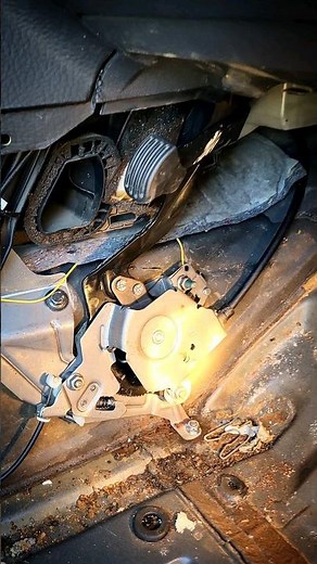 Volvo XC90 - Handbrake assembly replacement - PT2