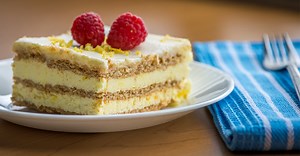 Sunny No-Bake Lemon Icebox Cake