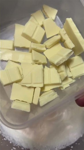 KitKat Cheesecake is really delicious🤤INGREDIENTS IN THE COMMENTS #kitkat #cheesecake #fyp #recipe