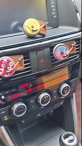 Car Vent Clip Aromatherapy Fragrance Diffuser, Car Retro air freshener Clip Car Record Player Design Turntable Perfume Vent Outlet