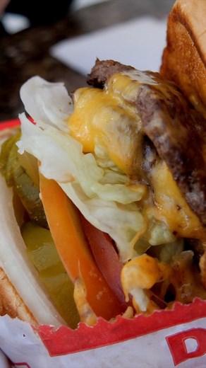 Is the hype real? The best burgers ever? Her first time eating In-N-Out! #innout #innoutburger #americanfood #socal #california #losangeles #food #delicious #travel #palmsprings #traveling #travelgram #fastfood #best | KyleLe.net