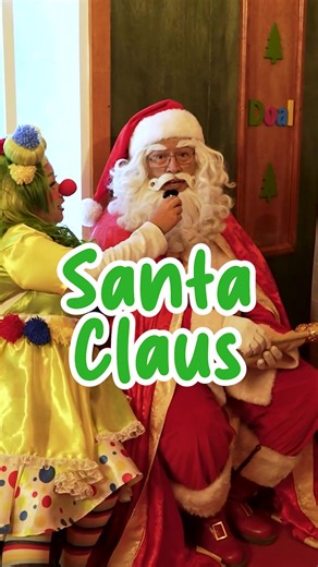 Pin pon con Santa Claus 🎄💚 #Santaclaus #navidad #luztopia #pinpon #santaclause