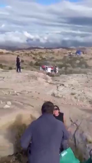 WILD FOOTAGE 🔴A rally car lost control in Mina Clavero, Argentina, flipping multiple times just feet from spectators lining the course.