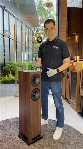 NEW ARRIVAL ‼️ FYNE AUDIO F501E in the latest Walnut finish! Looks luxurious in any corner of you...