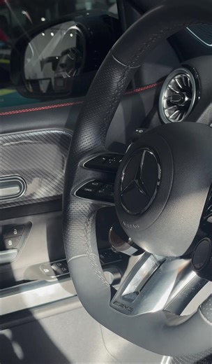 Mercedes-Benz GLA 35 AMG 2025 🔥 SUV premium com o verdadeiro DNA AMG! Potência, tecnologia e um visual que impressiona em qualquer lugar. ⚡ Motor turbo AMG ⚡ Acabamento premium ⚡ Conforto e esportividade na medida certa 📍 MC Veículos 📲 Chama no direct! #MercedesAMG #GLA35 #SUVPremium #Luxo #MCVeiculos