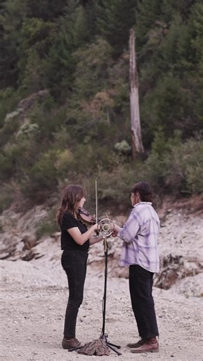 Sweet Harmony Sessions on Instagram: "Did you know fiddlesticks are an actual folk rhythm technique? 👀 @mamasbroke gives a full-on masterclass in this tune. 🎻 The tune’s name and sound is inspired by the Lisa’s (the fiddle player) Ukrainian heritage, and in particular by a childhood story of Lisa’s mother, who used to pick the raisins from the Easter bread (paska) and hide them beneath the tablecloth. 🥢Fiddlesticks are an old rhythmic folk art born in the American South, once common in old-ti