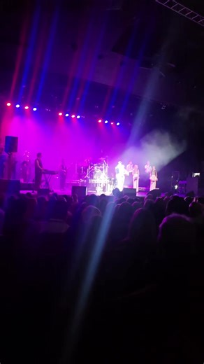 What an amazing night @Dean Z Great show and outstanding voice. #deanzaselvis