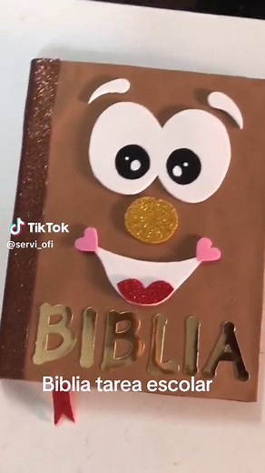 Cómo hacer una Biblia de cartón para tarea escolar fácil
