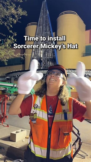Go behind-the-scenes of the Sorcerer Mickey hat installation at Disney's Hollywood Studios ✨