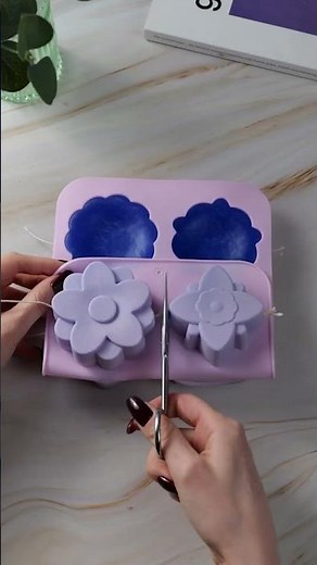 DIY candles with silicone moulds 🌸🕯️ #diydecor