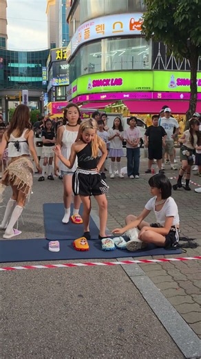 Are you going to keep taking my shoes⁉️😡 #CreamSeohyun #CreamSeohyunsRandomDance