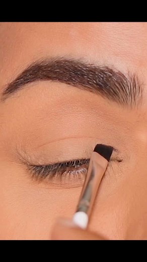 Achieve Stunning Ombre Smokey Eyes with this Technique!