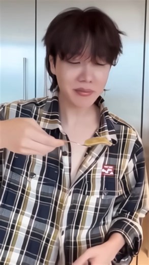 49K views · 534 reactions | @uarmyhope cooks with his mother凉best son 勺 - - - .!! #bts ...@bts.bighitofficial is always 7 ★. Apopangpo.... ☆. Edited by @mrsbangtan08 *Tags #mrsbangtan08 #bts #kookie #kpop #rmbts #jinbts #vbts #jiminbts #jkbts #sugabts #jhopebts #방탄소년단 #정국#jk #김남준 #김석진 #민윤기 #정호석 #박지민 #btstamiledits #tamilbtsarmys #jeonjungkook #v #jungkook#junghoseok #jhope #hobi | Vimin Kook | Facebook