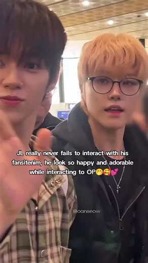 JL's Heartfelt Interactions with Fans at Events