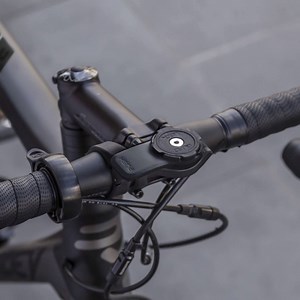 Red, Black or White, you decide! 🔴⚫️⚪️ Customise your existing out front mount on your bike with our NEW coloured levers! | QUAD LOCK