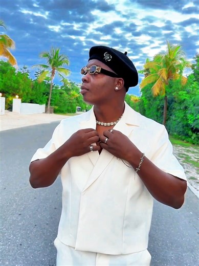 NO INTRODUCTION NEEDED🔥🙌 #turksandcaicos #tiktokhaitienne🇭🇹🇭🇹 #FYP #lifestyle #outfit