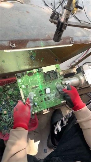 recycling electronic components ♻️♻️♻️