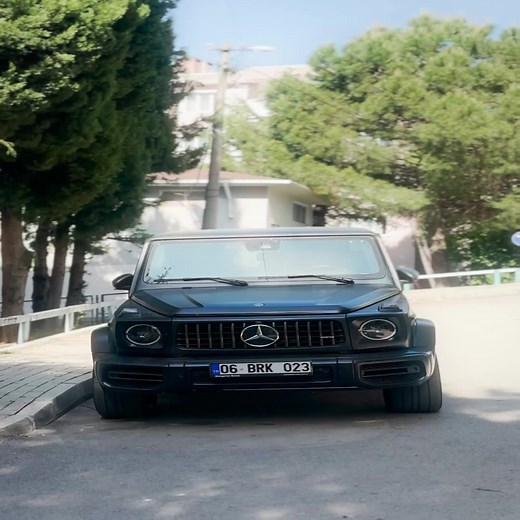 Exploring the Mercedes-Benz G63: A Detailed Review