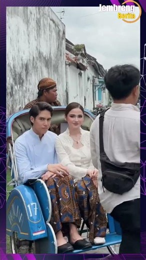El Rumi Starts Spreading Wedding Invitations #elrumi #syifahadju #ahmaddhani