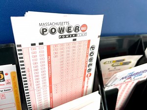 Powerball winner: Mass. man claims $50,000 ticket days before its expiration