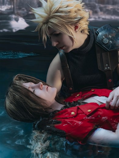 Final Fantasy 7 Cosplay: Aerith and Cloud Together