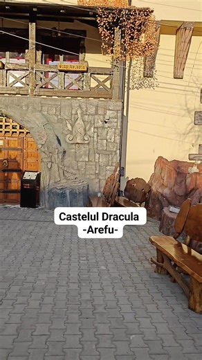 16K views · 312 reactions | Muzeul „Castelul Dracula” din Arefu  se află aproape de Transfăgărășan și aduce în prim-plan legenda lui Vlad Țepeș, într-o prezentare cu obiecte, decoruri și povești care amintesc de atmosfera medievală ️. Vizitatorii pot explora camere tematice și detalii istorice, într-un loc ce îmbină mitul cu trecutul istoric ️. #CastelulDraculaArefu #Transfagarasan #IstorieSiLegenda #DescoperaRomania #TurismRomania | Romeo Dinica | Facebook