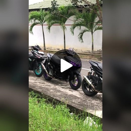 Stunning Motorcycle Showcase: Diverse Colors and Designs