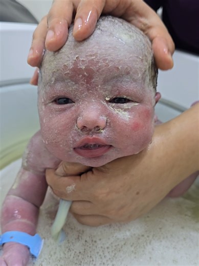 Baby's First Relaxing Bath Experience