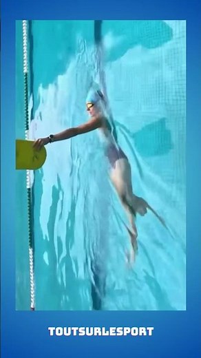 Les Quatre style de NAGE - Apprenez le Dos Crawlé avec Planche ! Technique Simple et Efficace 🏊‍♂️✅