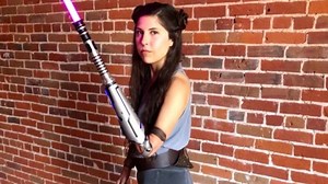 Cosplayer and Actress Shows Off Incredibly Cool Lightsaber Bionic Arm Attachment For Comic-Con — GeekTyrant