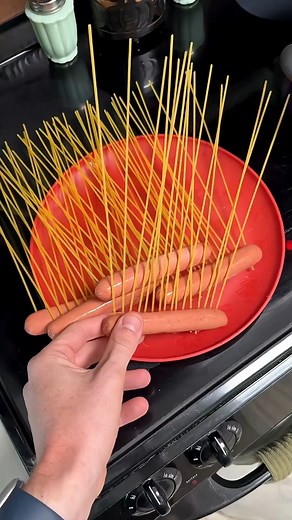 Momma makes Hotdog Spaghetti Tacos for dinner 😳😂😂 | Jushendmoomma