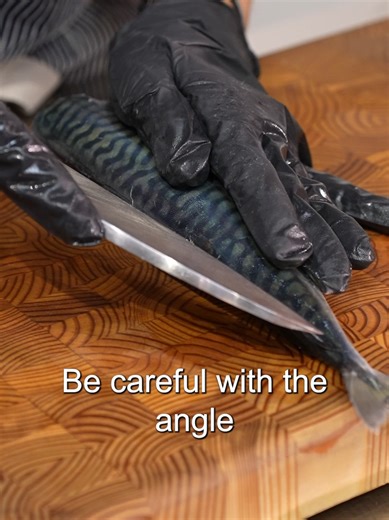 How to Use a Deba & Fillet Fish the Japanese Way with Yukari. Live on the Knifewear YouTube channel now! #deba #debaknife #sushi #japanesefood #filletfish