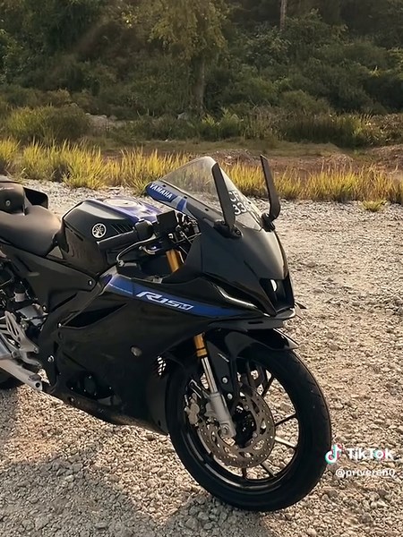 Yamaha R15M Review: Features and Performance Overview