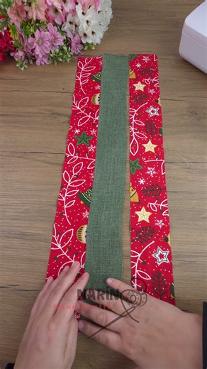 Produce 50 a Day | Christmas-Themed Full-Size Fabric Wallet | Super Easy for Beginners 🎄🧵 #handmade #sewingprojects #fabricwallet #christmascrafts #easysewing | Narin handicrafts