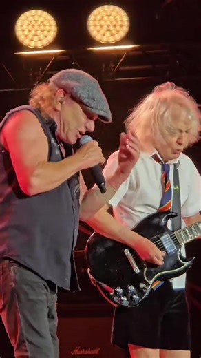AC/DC Brings the Energy to São Paulo: Stiff Upper Lip Live