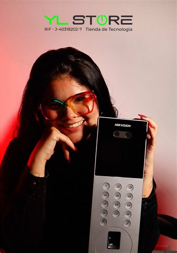 En pleno 2026, la seguridad ha evolucionado y el control de acceso biométrico de Hikvision es la prueba. No es solo un intercomunicador; es el sistema definitivo para empresas y residencias en Venezuela que buscan protección de alto nivel sin perder la estética. ✨ ✅ Desbloqueo facial y por huella dactilar. ✅ Cámara de 2MP con gran angular. ✅ Resistente a exteriores (Protección IP67). ✅ Monitoreo desde tu celular dondequiera que estés. Estamos en Caracas y Margarita, con facilidades de pago y env