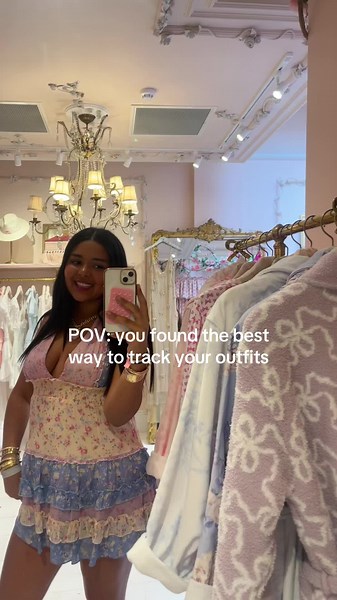 Track Your Outfits Effectively with This Retro App